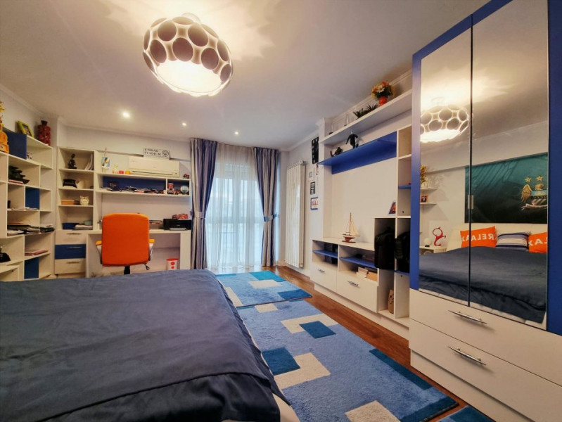 RARITATE // APARTAMENT 5 CAMERE UNIRII