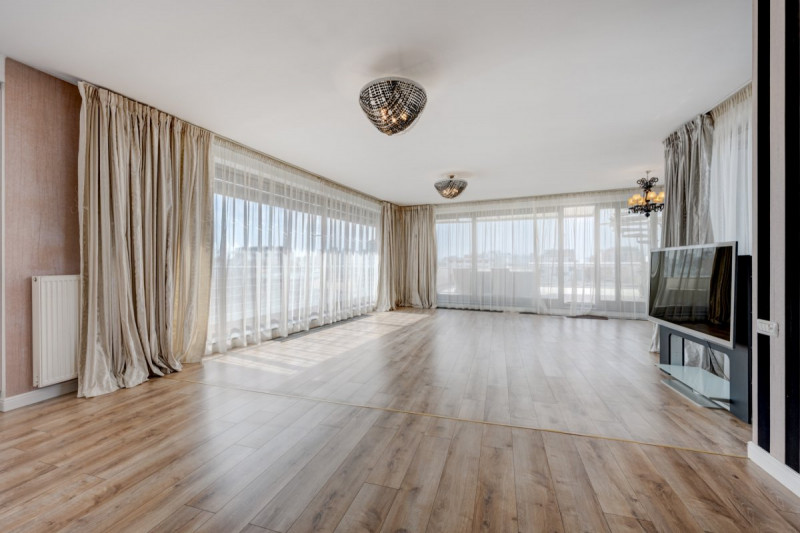 Penthouse | 181.35 MP | Piata Romana | Aurel Vlaicu