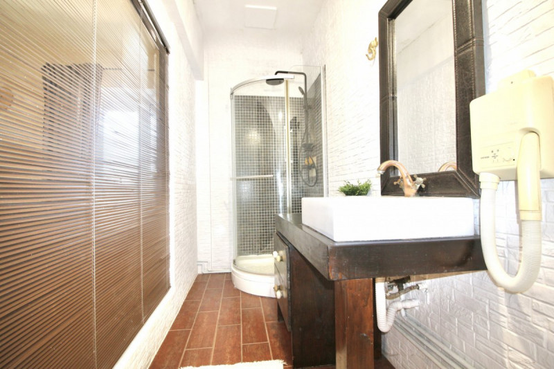 DOROBANTI, CAPITALE- LONDRA, STUDIO COCHET, MOBILAT COMPLET! 