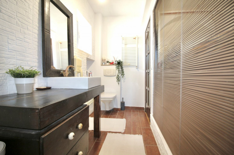 DOROBANTI, CAPITALE- LONDRA, STUDIO COCHET, MOBILAT COMPLET! 