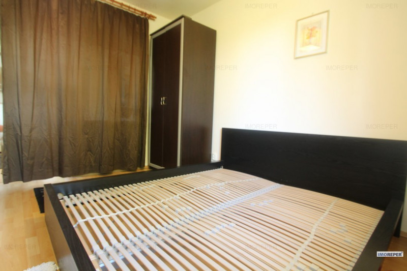 DOROBANTI, CAPITALE- LONDRA, STUDIO COCHET, MOBILAT COMPLET! 