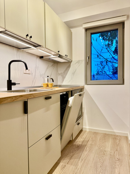 Prima inchiriere 2 camere bloc nou Lacul Tei