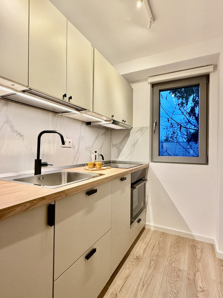 Prima inchiriere 2 camere bloc nou Lacul Tei