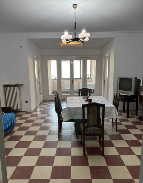 Vânzare Imobil Apartament în vila P+2, etaj 2