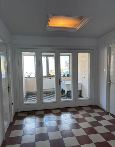 Vânzare Imobil Apartament în vila P+2, etaj 2