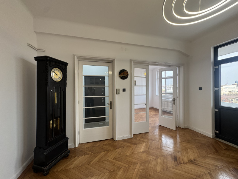 Bijuterie interbelică în centru