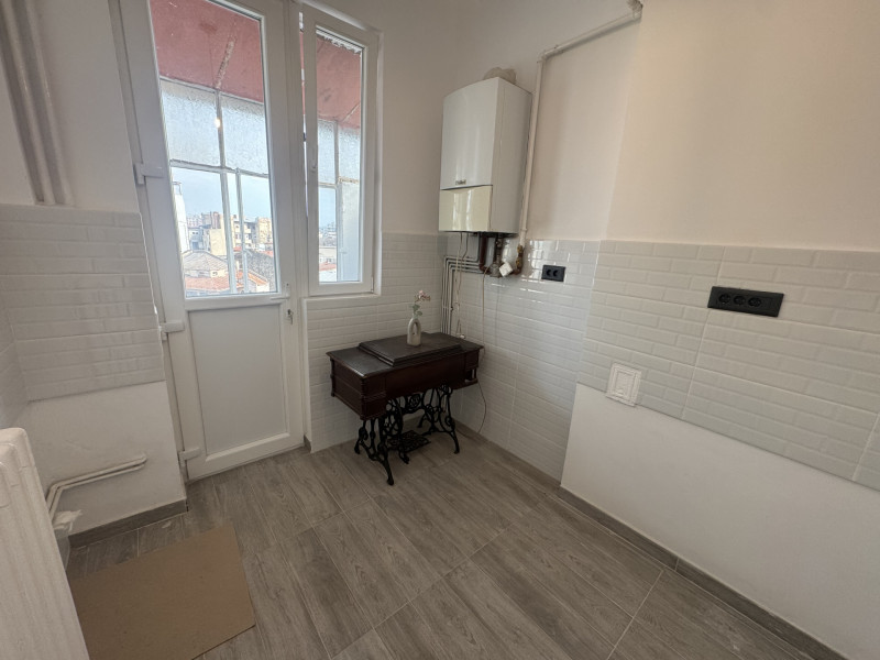 Bijuterie interbelică în centru