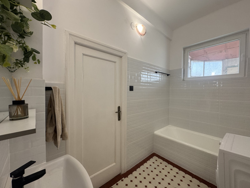 Bijuterie interbelică în centru