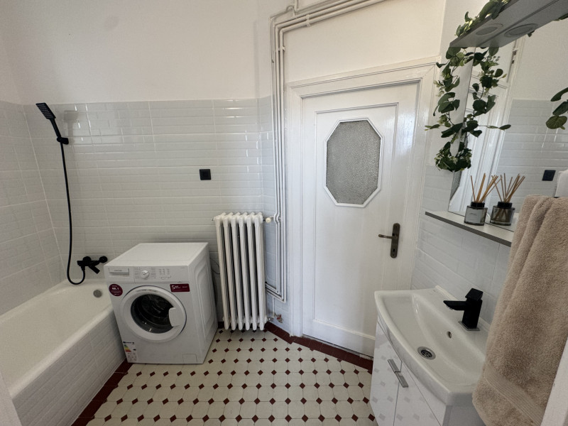 Bijuterie interbelică în centru