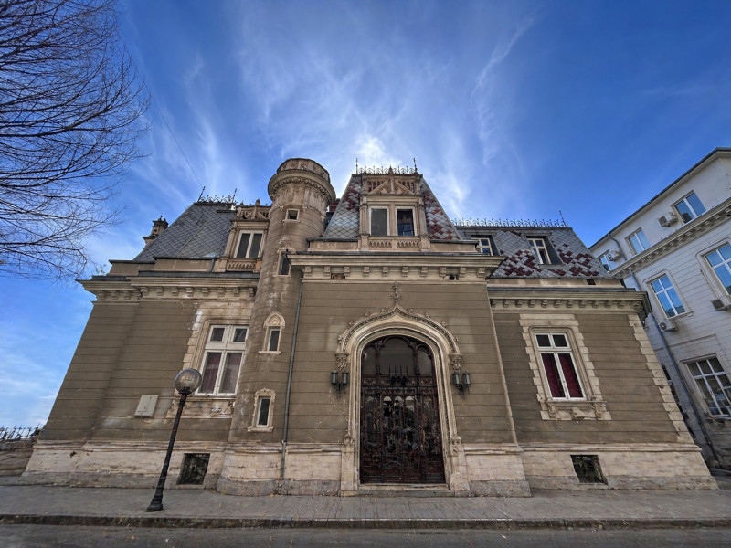 AICI NU SE VINDE, SE CONCUREAZĂ!