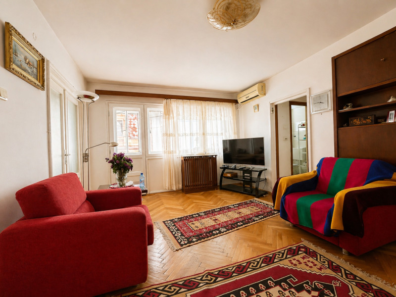 AICI NU SE VINDE, SE CONCUREAZĂ!