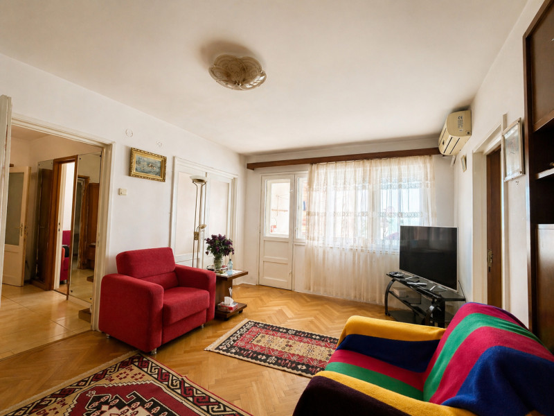 AICI NU SE VINDE, SE CONCUREAZĂ!