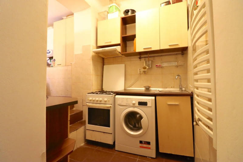 Apartament de vânzare cu 4 camere- curte – Cotroceni - metrou Eroilor/Grozăvești