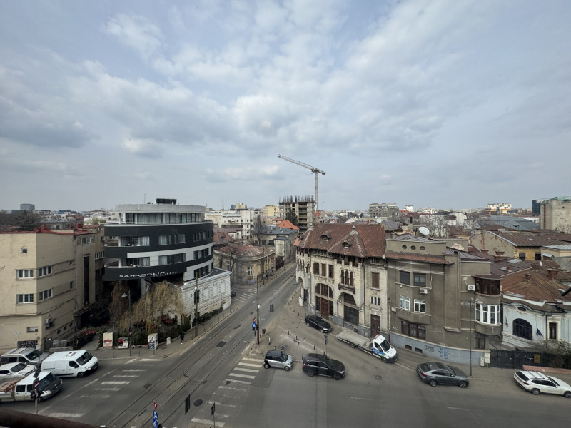 Birou cu view, în inima orasului
