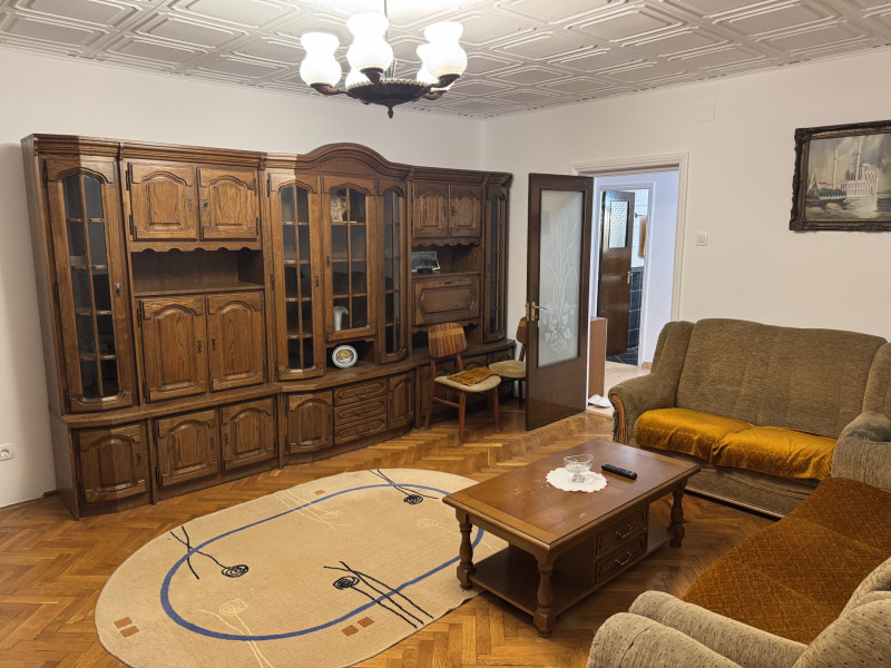 Apartament 3 camere Vatra Luminoasa