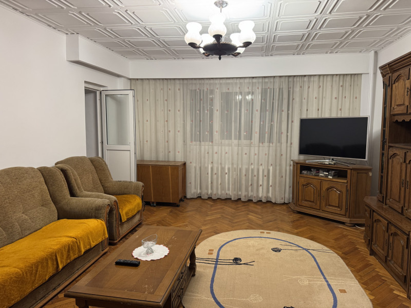 Apartament 3 camere Vatra Luminoasa