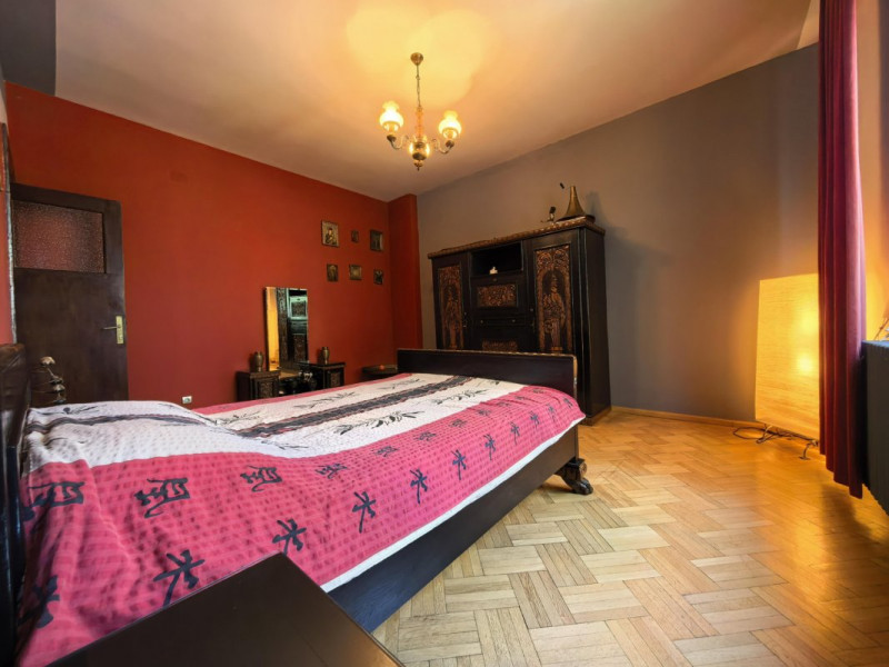MAI mult decât un Apartament: 188 mp și CURTE în Domenii la 10 minute de Metrou