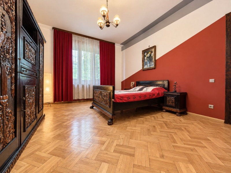 MAI mult decât un Apartament | 188 mp și CURTE în Domenii la 10 minute de Metrou