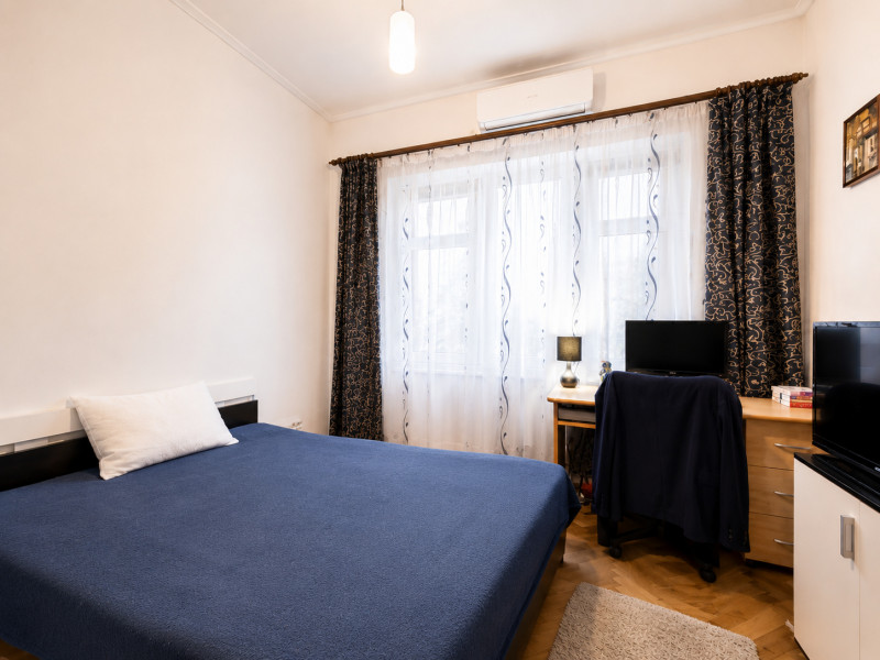 Apartament 5 camere Armenesc - Corbeni