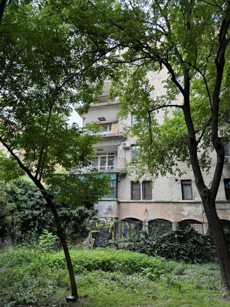 Apartament fermecator cu vedere in parcul Cismigiu