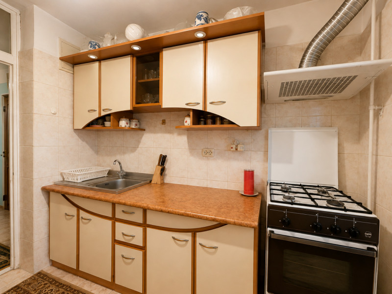 Un apartament care asteapta sa fie redesenat, C-tin Titel Petrescu, 7