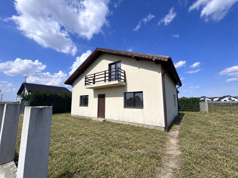 Vila individuala cu 4 camere si teren de 400 mp – Domnesti, zona Teghes