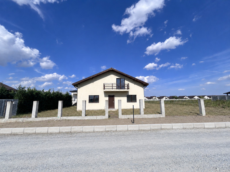 Vila individuala cu 4 camere si teren de 400 mp – Domnesti, zona Teghes
