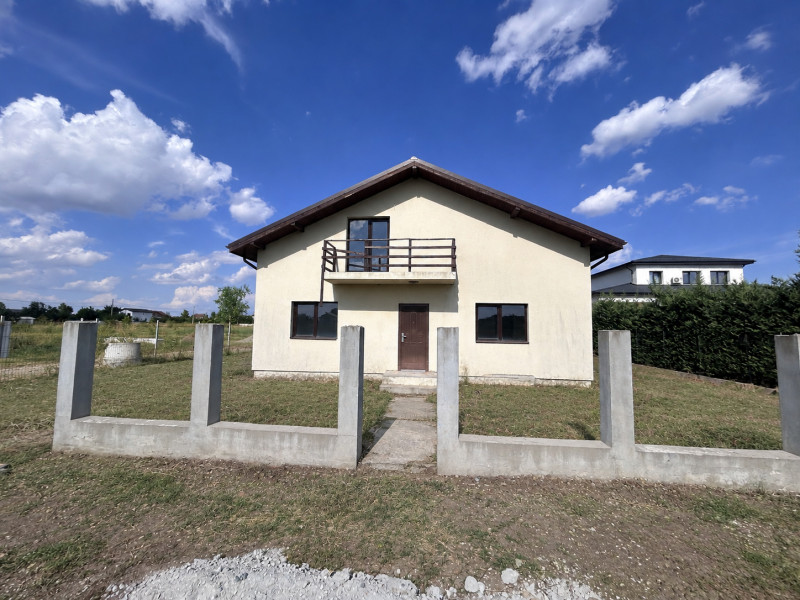Vila individuala cu 4 camere si teren de 400 mp – Domnesti, zona Teghes