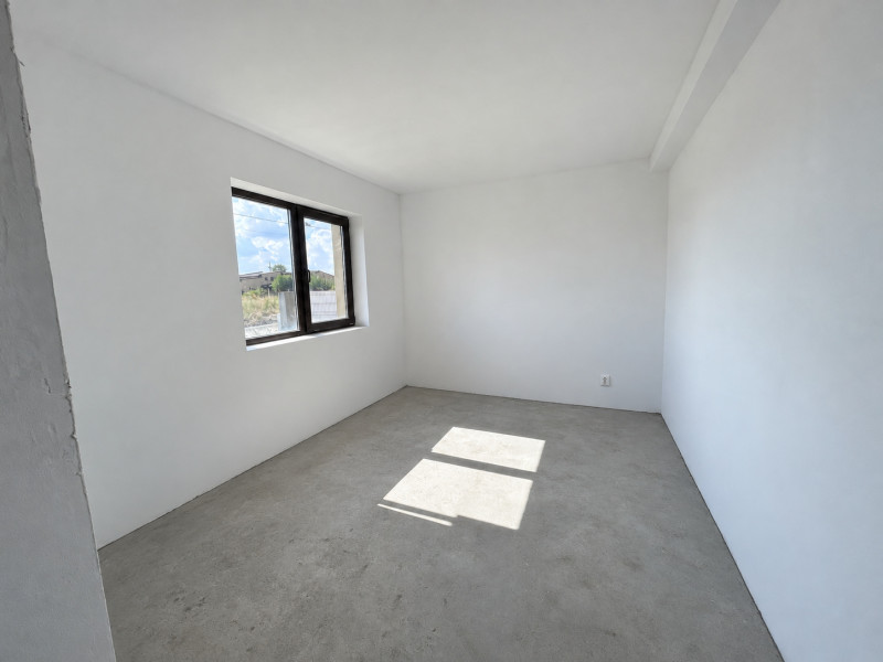 Vila individuala cu 4 camere si teren de 400 mp – Domnesti, zona Teghes