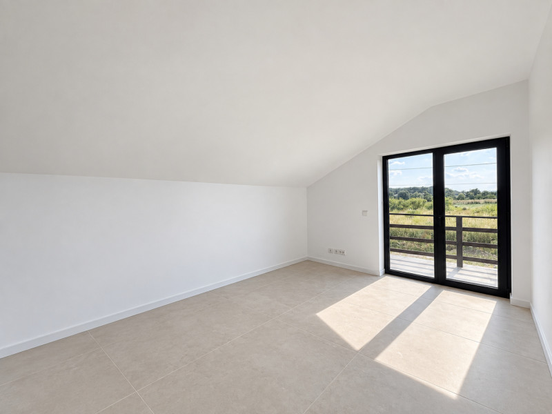 Vila individuala cu 4 camere si teren de 400 mp – Domnesti, zona Teghes