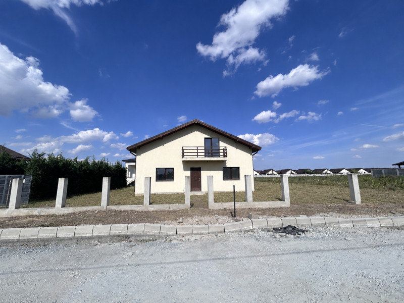 Vila individuala cu 4 camere si teren de 400 mp – Domnesti, zona Teghes