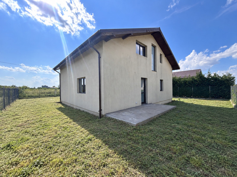 Vila individuala cu 4 camere si teren de 400 mp – Domnesti, zona Teghes
