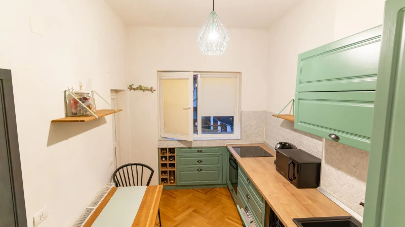 Apartament cu personalitate în vilă – 73,69 mp utili + boxă – Popa Nan