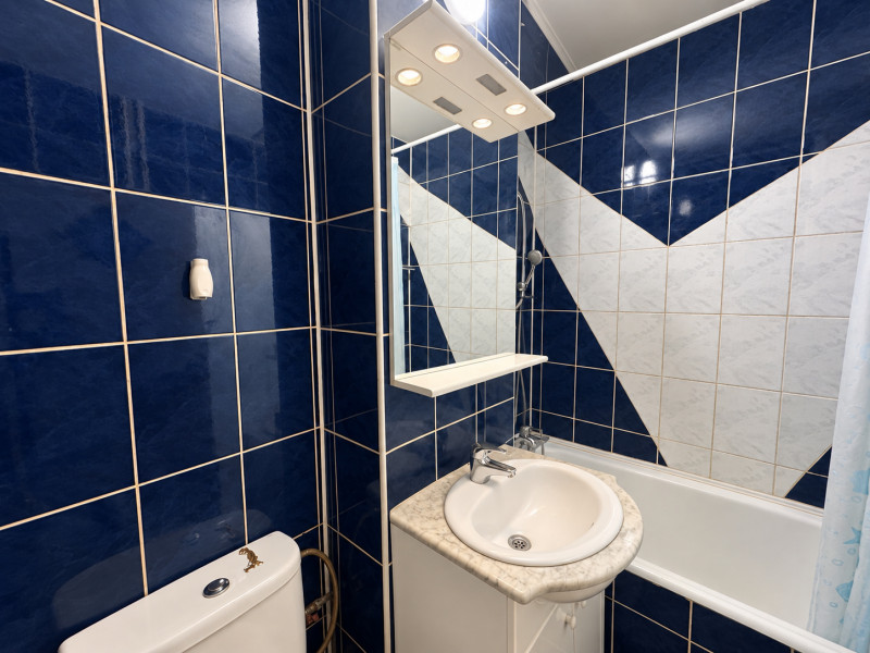Închiriere 2 camere decomandat Piața Bobocica