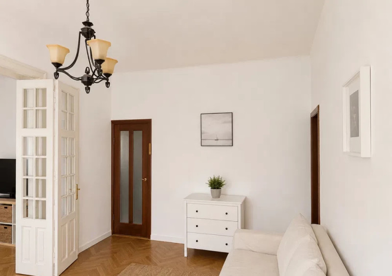 EVREIESC–Udriște  vând împreuă două apartamente independente, 144 mp în vilă