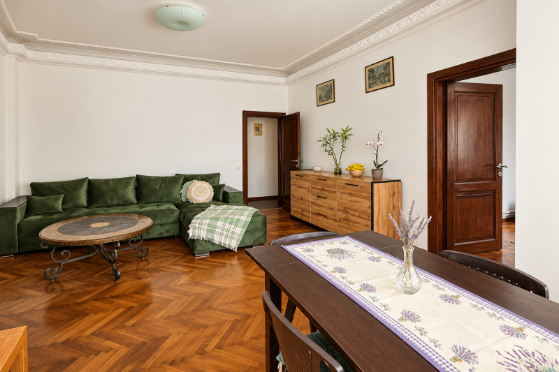 „Cotroceniul” din Est: eleganță interbelică în 5 camere, într-o vilă din 1932