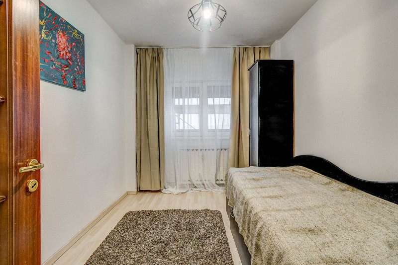 Vanzare apartament 3 camere Basarabia