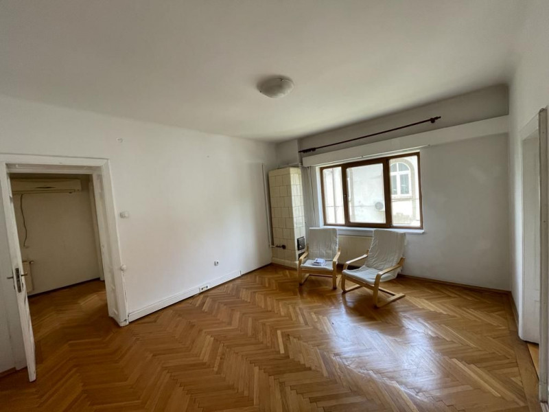 CASIN vanzare apartament in vila