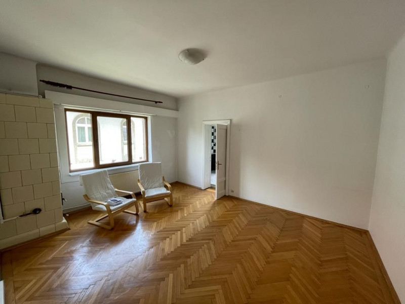 CASIN vanzare apartament in vila