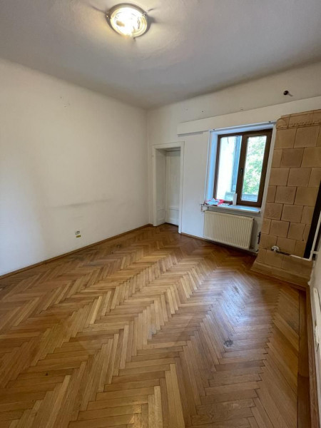 CASIN vanzare apartament in vila