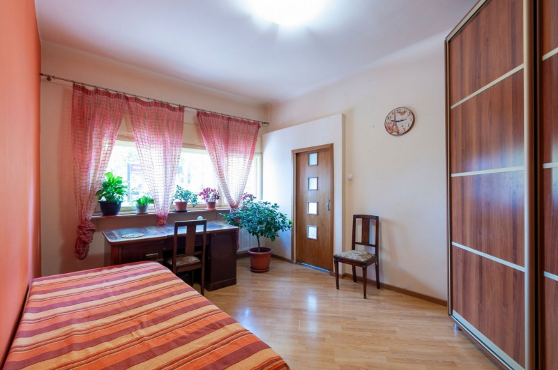 Apartament in vila Art Deco