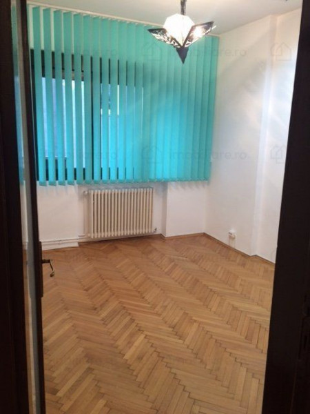 Inchiriere apartament 4 camere in bloc consolidat Calea Victoriei