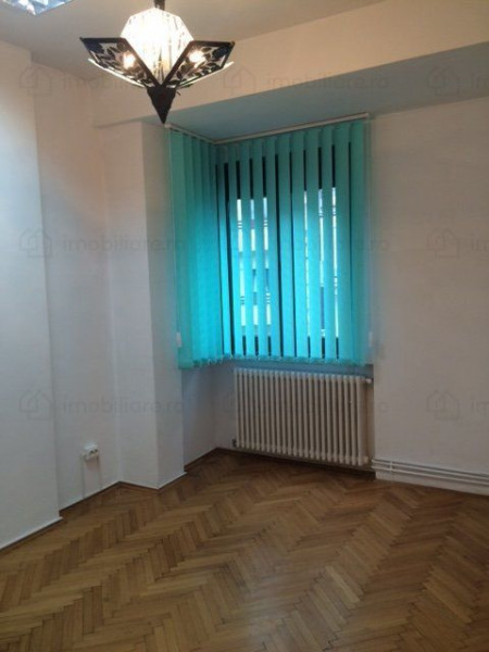 Inchiriere apartament 4 camere in bloc consolidat Calea Victoriei