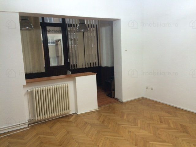 Inchiriere apartament 4 camere in bloc consolidat Calea Victoriei