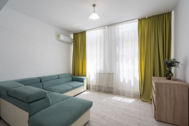 Vanzare apartament in vila S+P+1