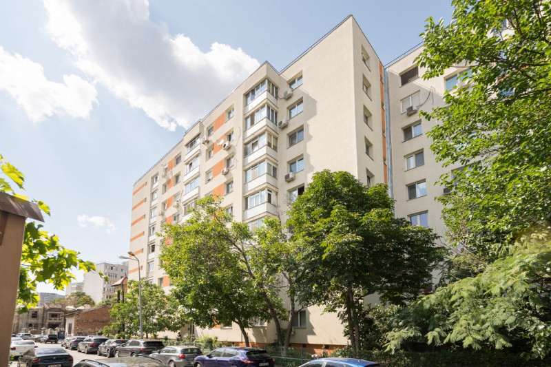 Apartament rar la vanzare