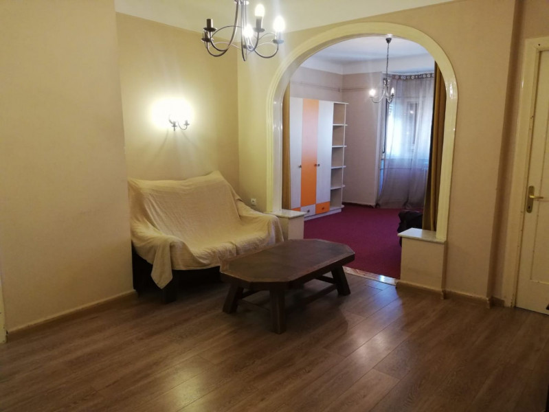 Vanzare apartament 4 camere Mosilor