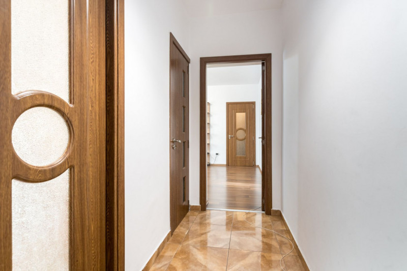 Apartamentul dintre parcuri