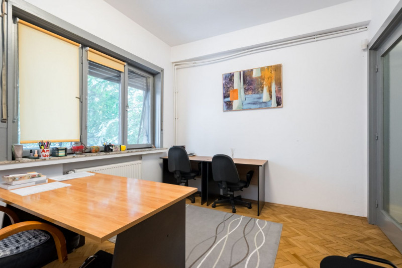 Apartament 3 camere pentru investiție 