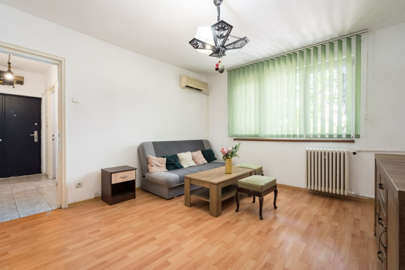 Un apartament decent cu vedere pe spate